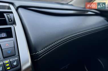 Позашляховик / Кросовер Lexus NX 2016 в 