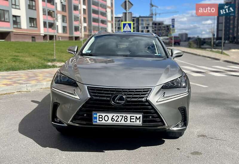 Позашляховик / Кросовер Lexus NX 2017 в Києві