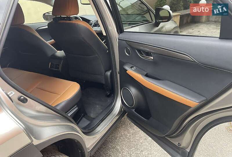 Позашляховик / Кросовер Lexus NX 2017 в Києві