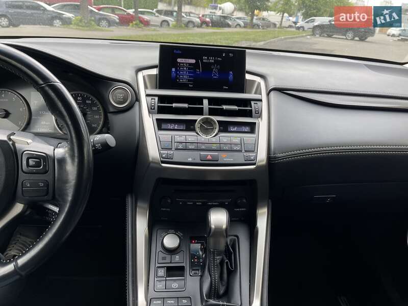 Позашляховик / Кросовер Lexus NX 2017 в Києві