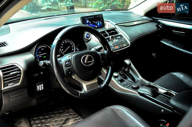 Внедорожник / Кроссовер Lexus NX 2015 в Краснограде