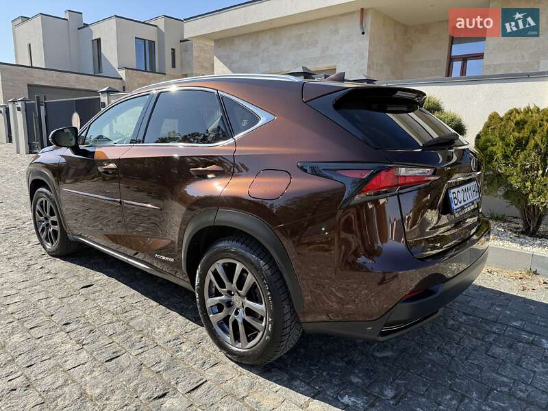 Внедорожник / Кроссовер Lexus NX 2016 в Львове