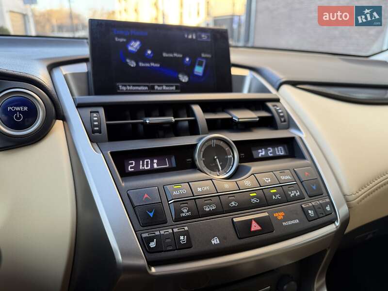 Внедорожник / Кроссовер Lexus NX 2016 в Львове