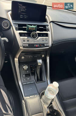 Внедорожник / Кроссовер Lexus NX 2019 в 