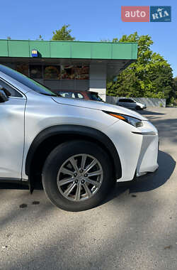 Внедорожник / Кроссовер Lexus NX 2015 в 