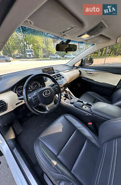 Внедорожник / Кроссовер Lexus NX 2015 в 