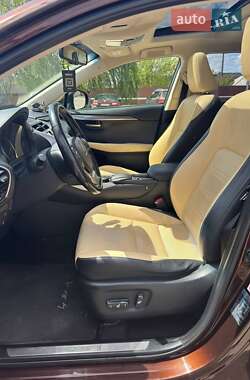 Внедорожник / Кроссовер Lexus NX 2016 в 
