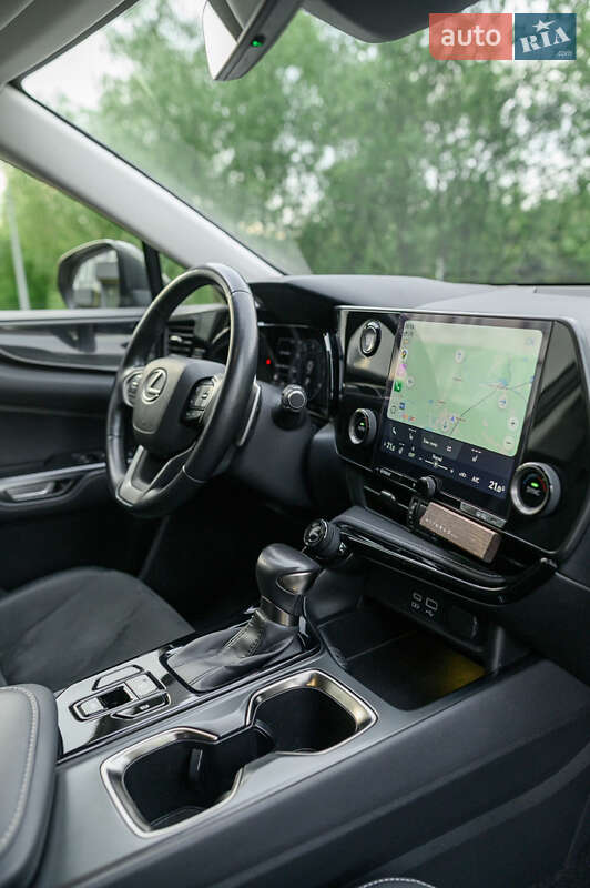 Внедорожник / Кроссовер Lexus NX 2022 в Новояворовске