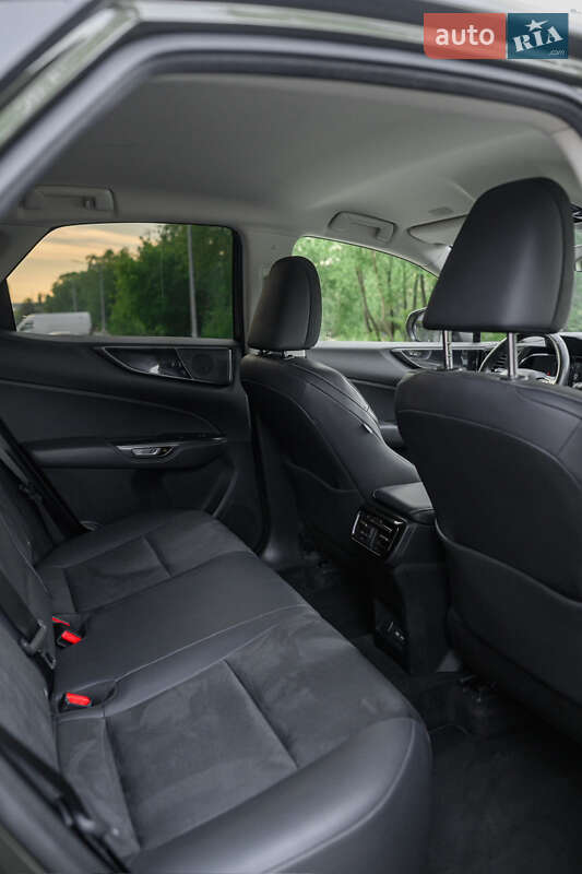 Внедорожник / Кроссовер Lexus NX 2022 в Новояворовске