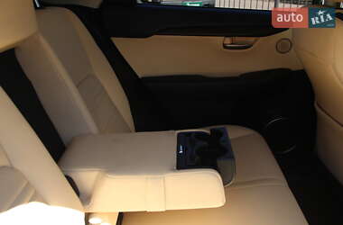 Позашляховик / Кросовер Lexus NX 2015 в 