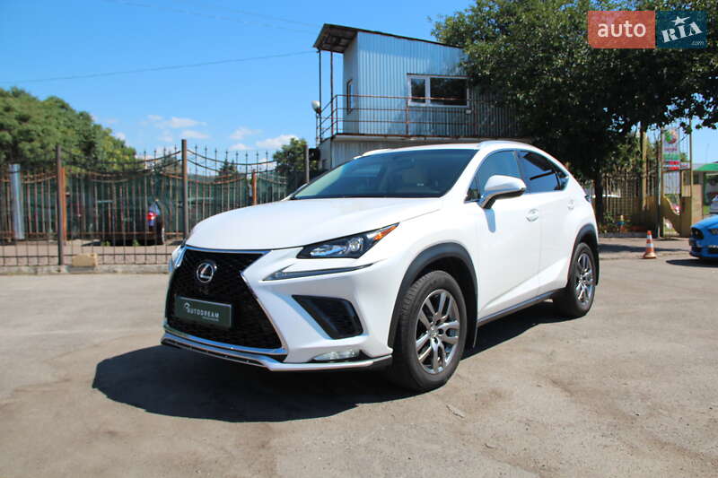 Позашляховик / Кросовер Lexus NX 2015 в 