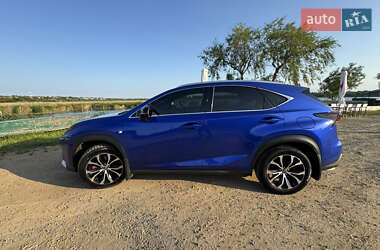 Позашляховик / Кросовер Lexus NX 2015 в 
