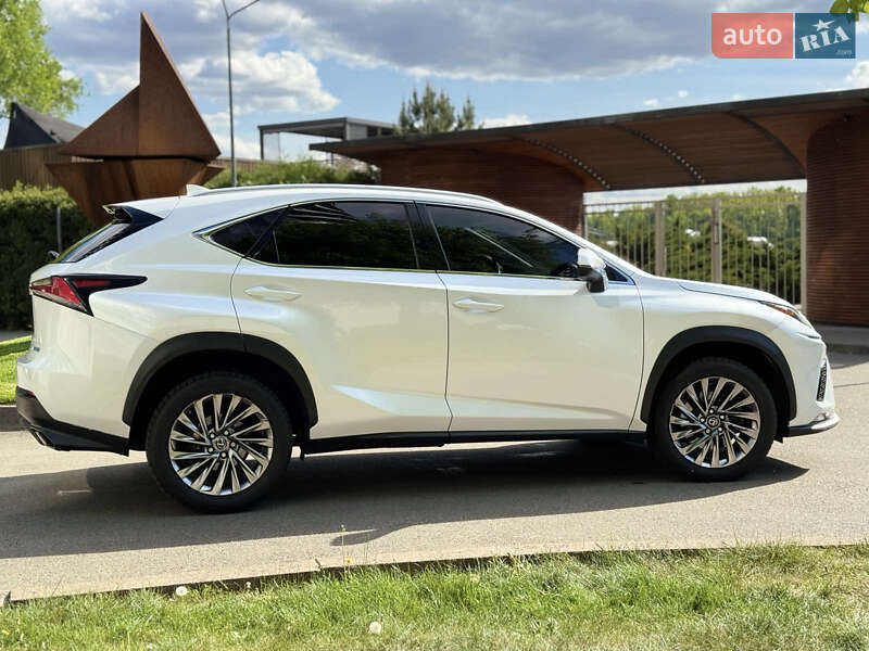 Внедорожник / Кроссовер Lexus NX 2018 в Киеве