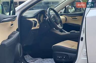 Внедорожник / Кроссовер Lexus NX 2020 в 