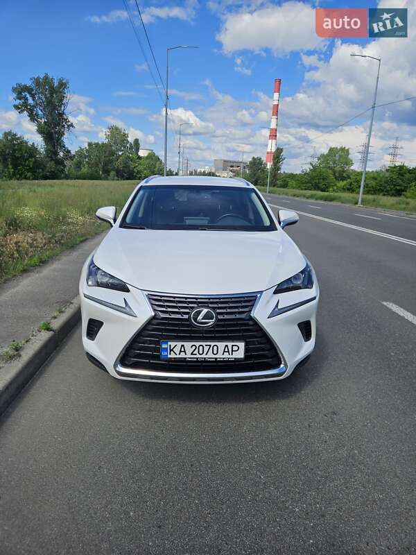 Внедорожник / Кроссовер Lexus NX 2018 в 