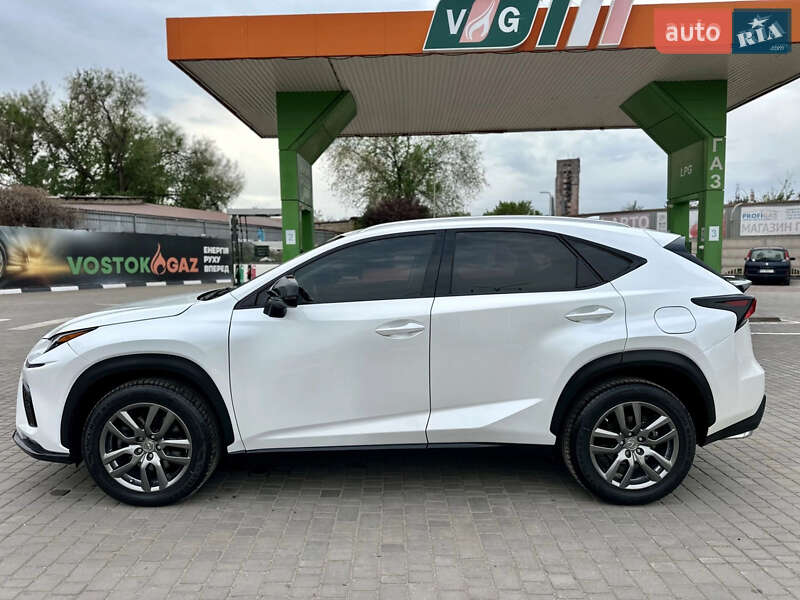 Внедорожник / Кроссовер Lexus NX 2015 в Одессе
