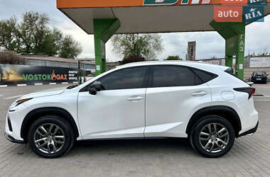 Внедорожник / Кроссовер Lexus NX 2015 в 