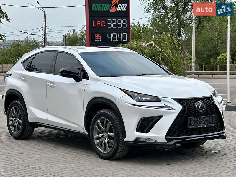 Внедорожник / Кроссовер Lexus NX 2015 в Одессе