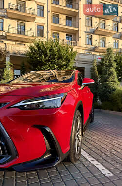 Позашляховик / Кросовер Lexus NX 2022 в 