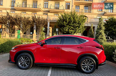 Позашляховик / Кросовер Lexus NX 2022 в 