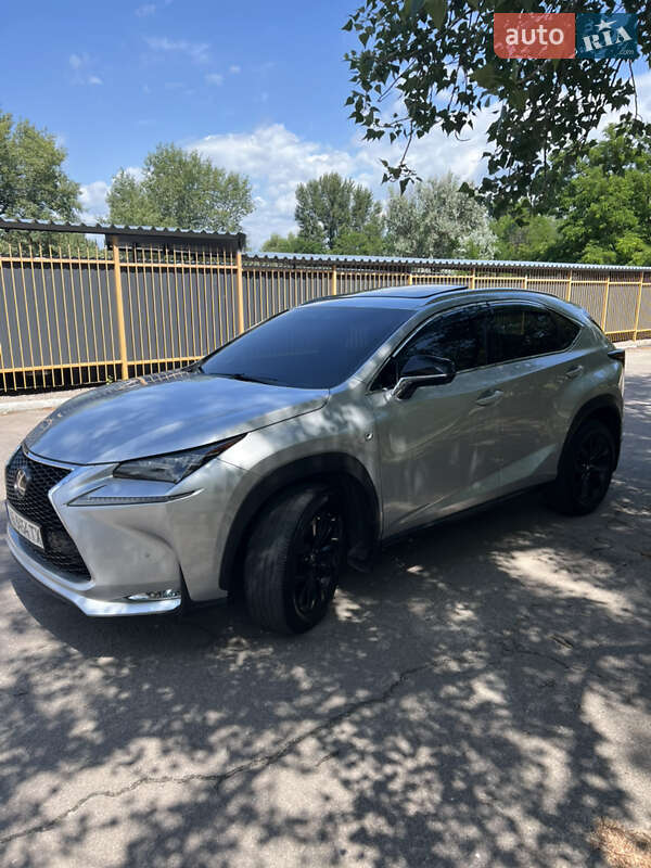 Позашляховик / Кросовер Lexus NX 2015 в Кам'янському