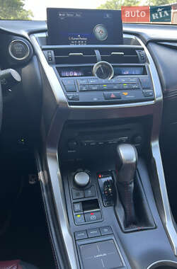Внедорожник / Кроссовер Lexus NX 2015 в 