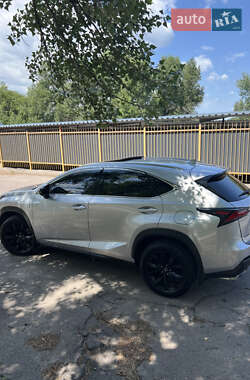 Внедорожник / Кроссовер Lexus NX 2015 в 