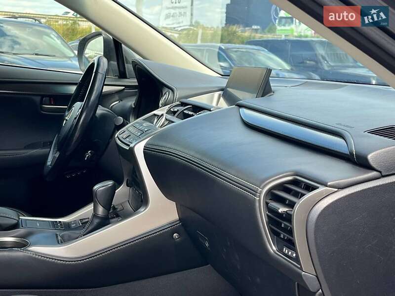 Внедорожник / Кроссовер Lexus NX 2016 в Львове
