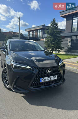 Позашляховик / Кросовер Lexus NX 2022 в 