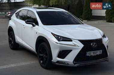 Позашляховик / Кросовер Lexus NX 2017 в 