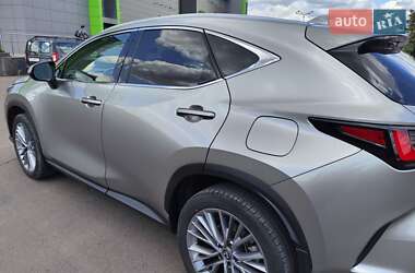 Позашляховик / Кросовер Lexus NX 2022 в 