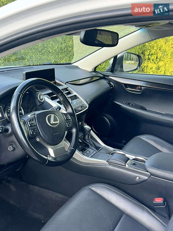 Внедорожник / Кроссовер Lexus NX 2017 в Львове