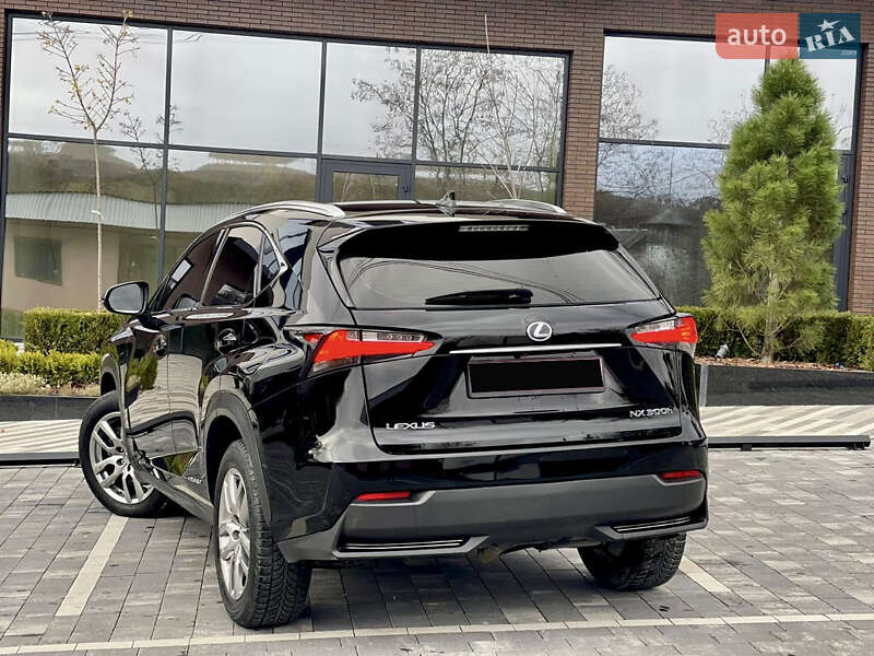 Внедорожник / Кроссовер Lexus NX 2017 в Ужгороде