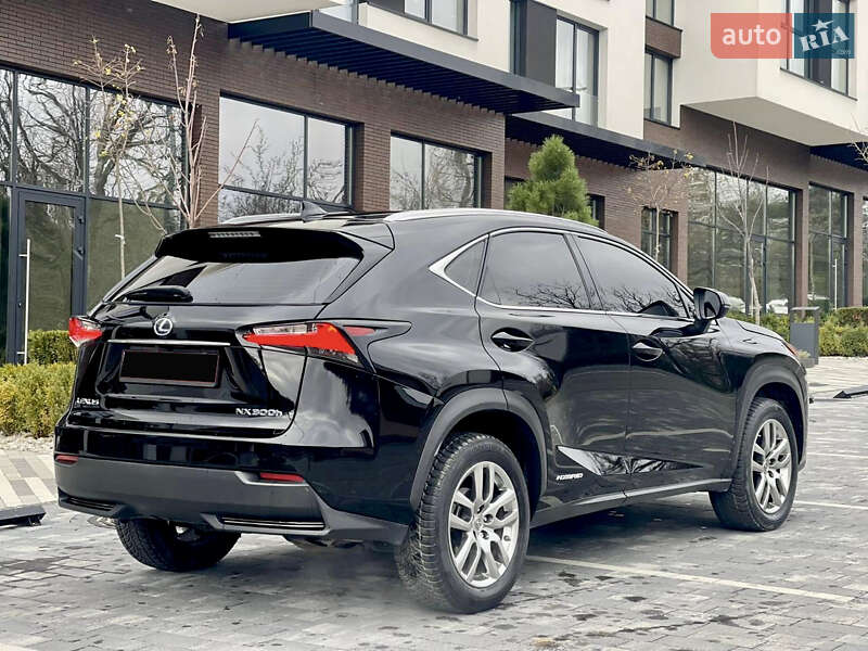Внедорожник / Кроссовер Lexus NX 2017 в Ужгороде