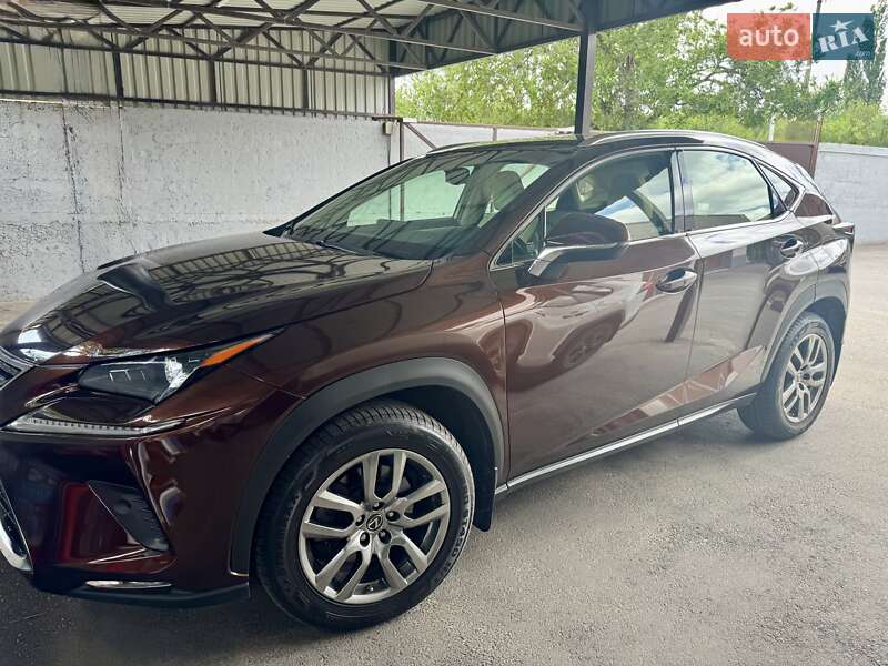 Внедорожник / Кроссовер Lexus NX 2017 в Днепре