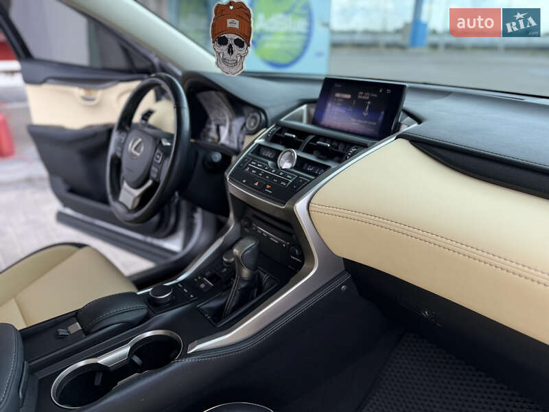 Внедорожник / Кроссовер Lexus NX 2016 в Днепре