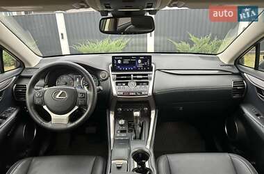 Внедорожник / Кроссовер Lexus NX 2018 в 