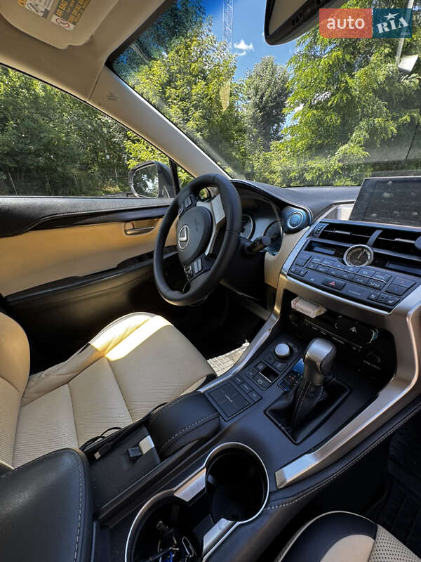 Внедорожник / Кроссовер Lexus NX 2015 в Киеве