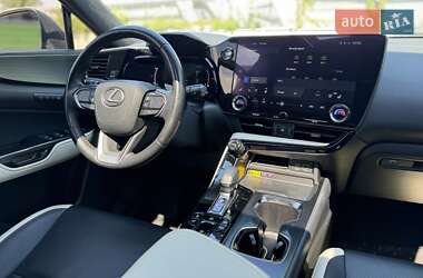 Позашляховик / Кросовер Lexus NX 2022 в 