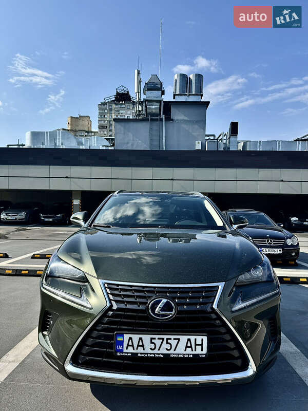Lexus NX 2021