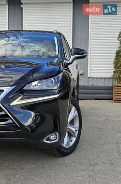 Позашляховик / Кросовер Lexus NX 2016 в 