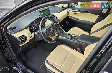 Позашляховик / Кросовер Lexus NX 2016 в 