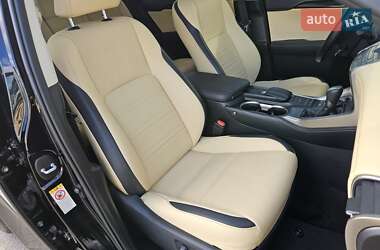 Позашляховик / Кросовер Lexus NX 2016 в 