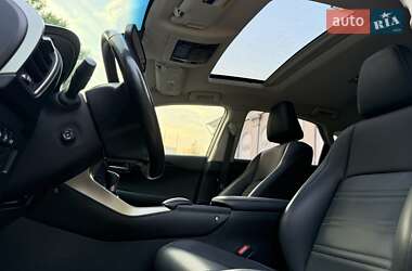 Позашляховик / Кросовер Lexus NX 2016 в 