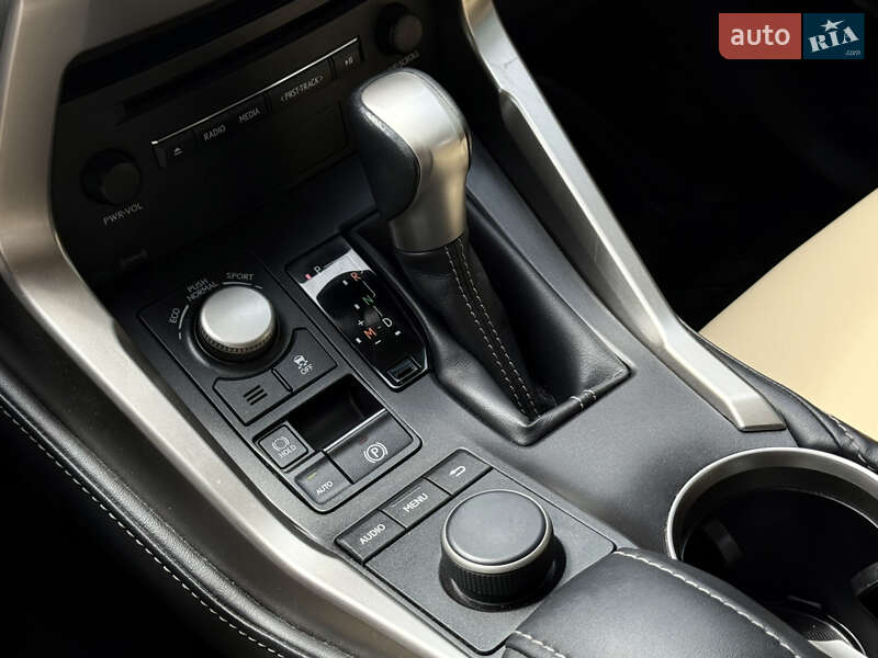Позашляховик / Кросовер Lexus NX 2016 в Кривому Розі