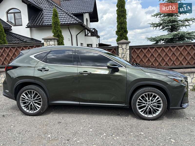 Позашляховик / Кросовер Lexus NX 2023 в Тернополі