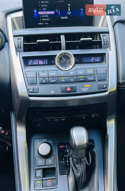 Внедорожник / Кроссовер Lexus NX 2015 в 