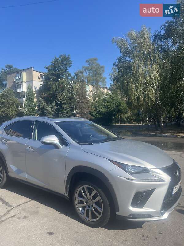 Позашляховик / Кросовер Lexus NX 2016 в Дніпрі