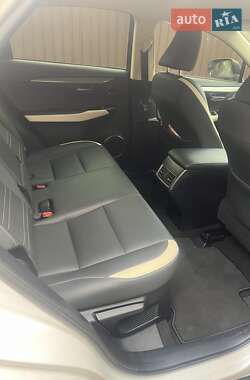 Внедорожник / Кроссовер Lexus NX 2020 в 
