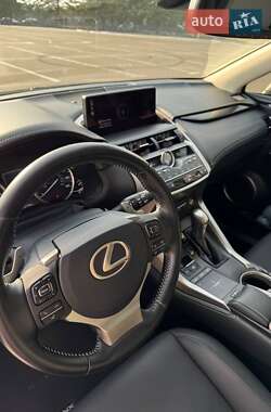 Внедорожник / Кроссовер Lexus NX 2018 в 